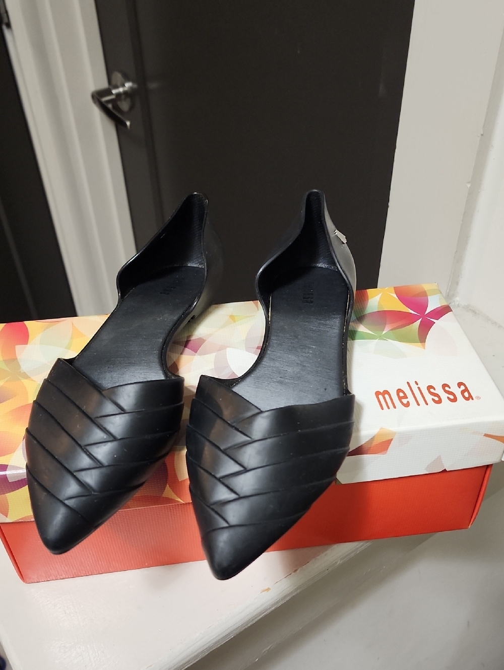 melissa / pointed toe slip-on flats / black / women's size 8